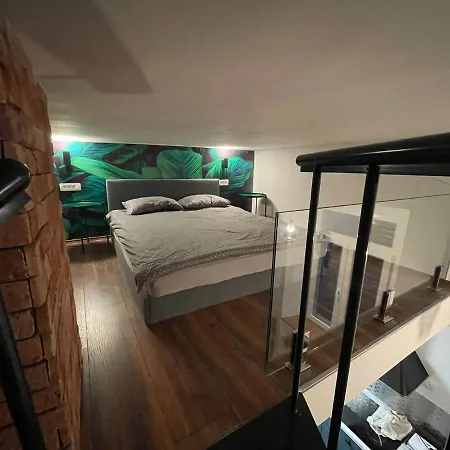 M&a - Third Floor Apartment *